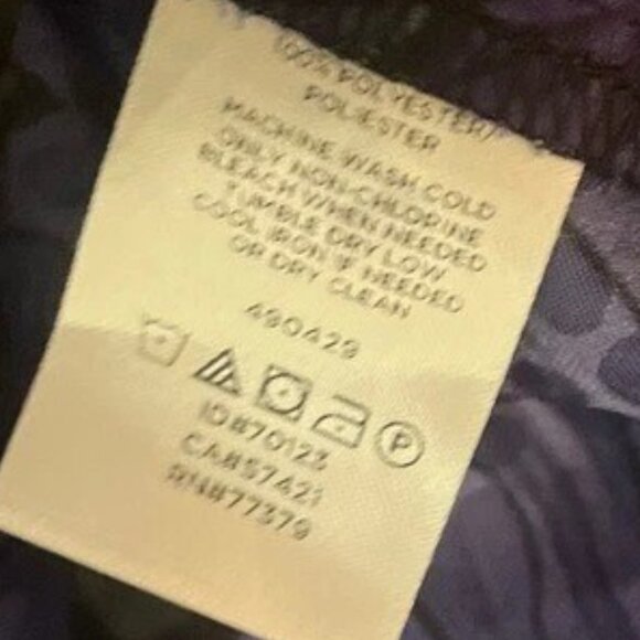 Ann Taylor Blue/Black/Green Dotted Floral Flowy Pheasant Top Size Large - Picture 13 of 13